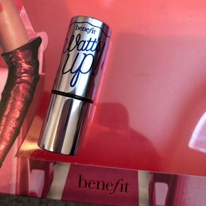 Benefit: highlighter